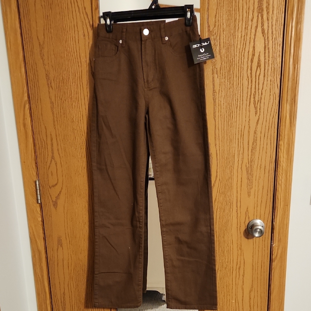 Brown Jeans. Sz 1/25 Highwaisted Boyfriend Fit.